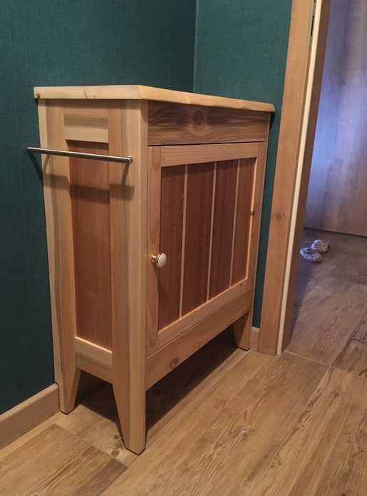 Meuble sous lave-main dans les toilettes : seconde réalisation