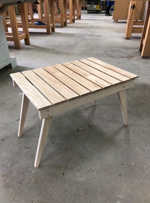 Table d’appoint extérieur