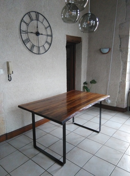 Table de salon en noyer