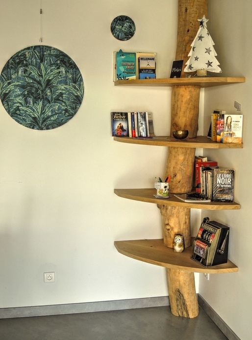 Etagere d'angle tronc d'arbre.