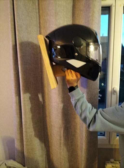 Support mural pour casque