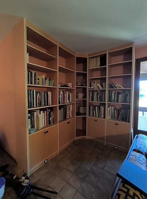 Bibliothèque d angle