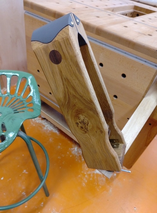 Valet de couture pour le cuir, accesoires et premières réalisations