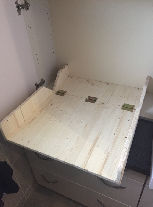 Table à langer rabattable