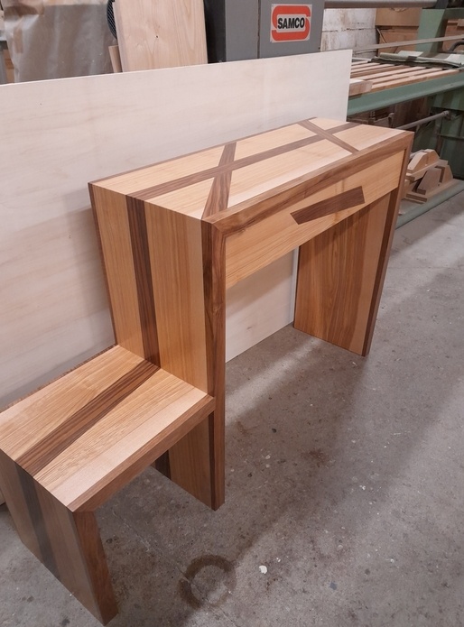 Console en frêne et noyer