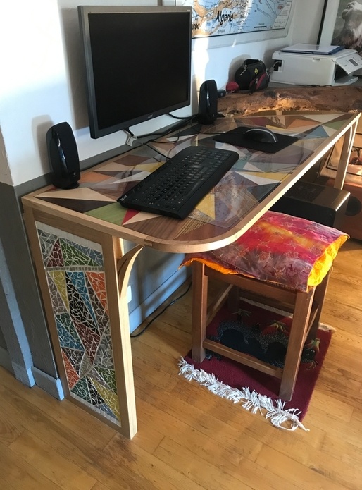 Bureau plaqué et mosaïque