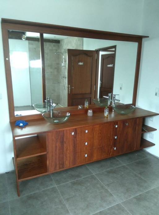 Meuble de salle de bain suspendu