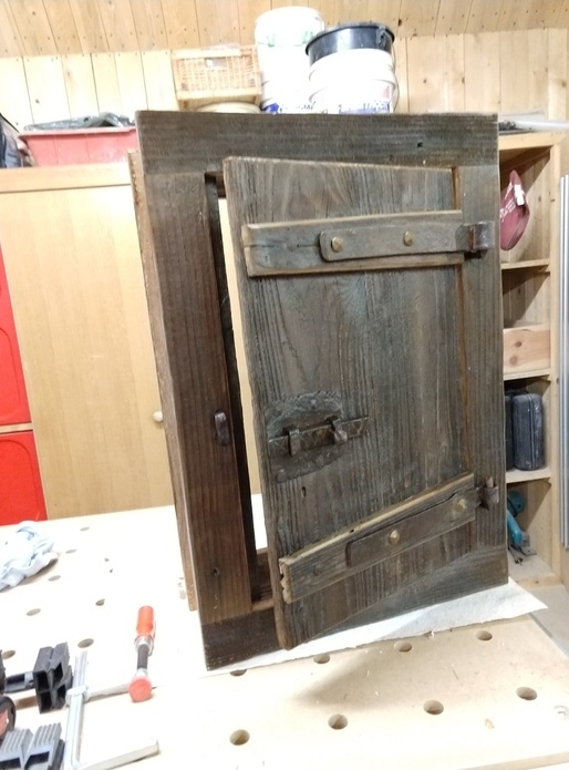 Petite porte à l'ancienne