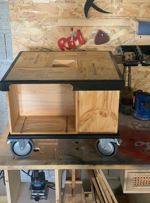 Table basse (à base de caisses de vin)