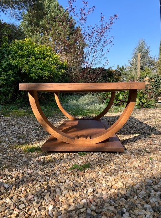 Table basse d'inspiration art déco