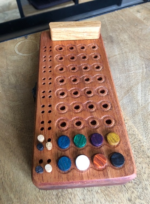 Allez... Encore un petit jeu... Le Mastermind