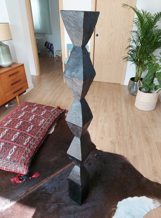 Colonne Brancusiesque