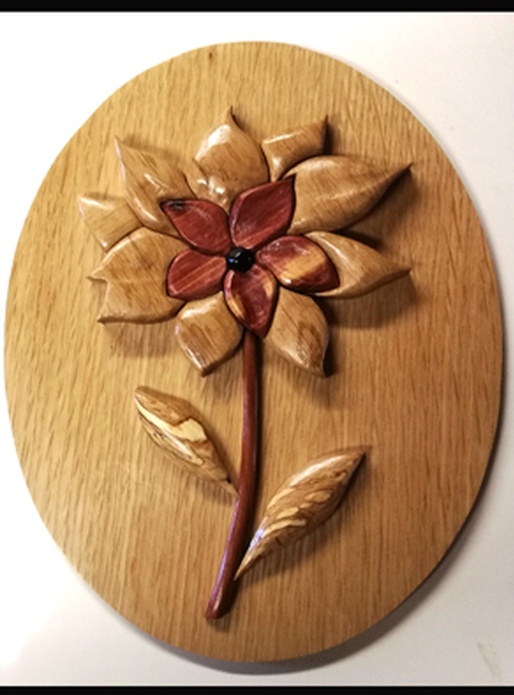 Essai d'une fleur en intarsia