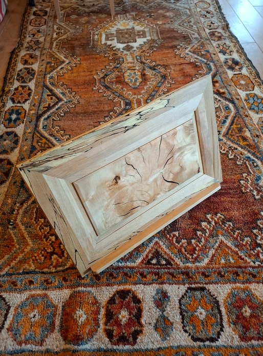 Lutrin (= pupitre en québécois)