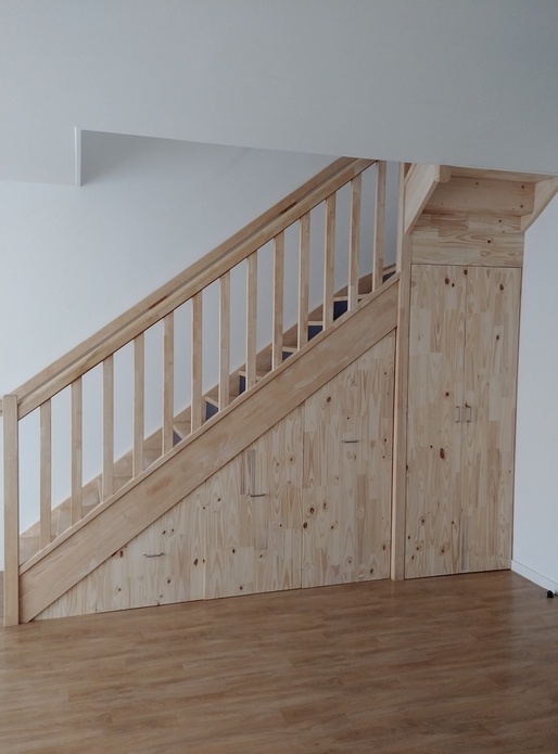 Rangement sous escalier