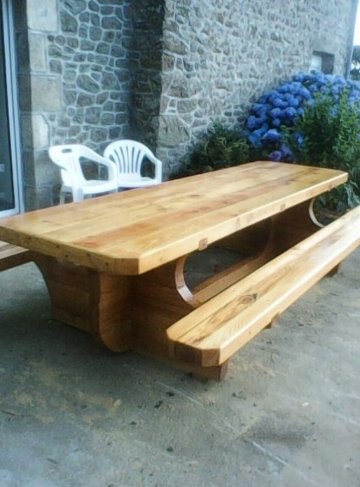 Table en robinier