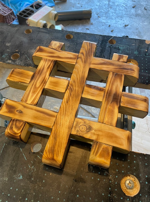 Dessous de plat : le maintenant classique, nouvelle interprétation pour un premier essai