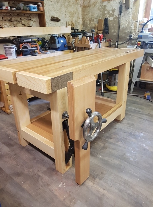 Mon  etabli type roubo