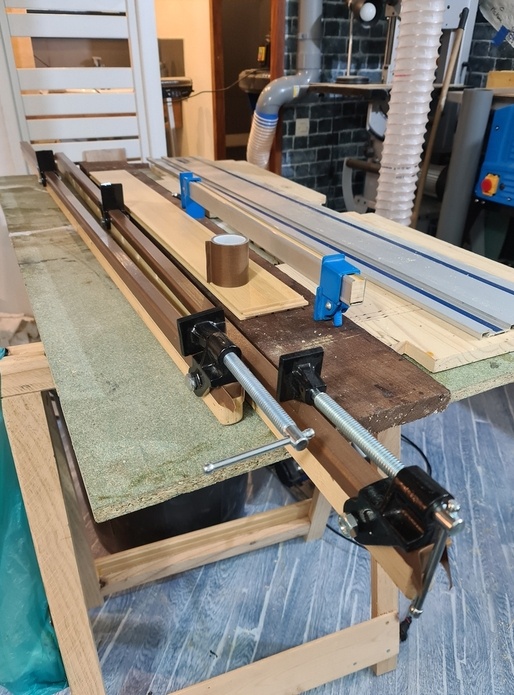 Astuce anti-colle pour serre-joints dormants en bois