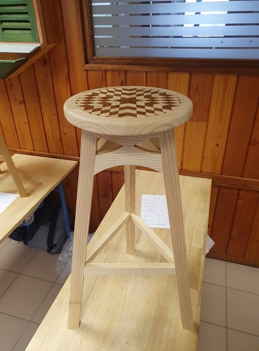 Tabouret en arétier
