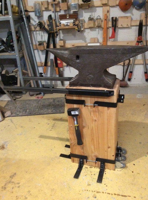 Piétement d’enclume