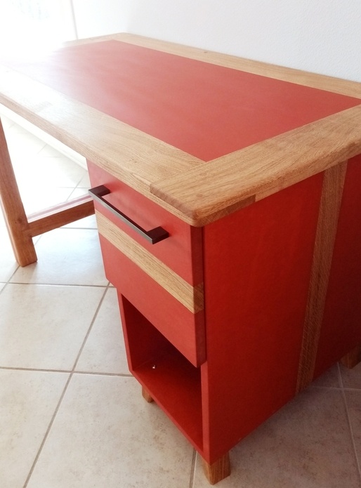 Bureau enfant chêne et valchromat rouge