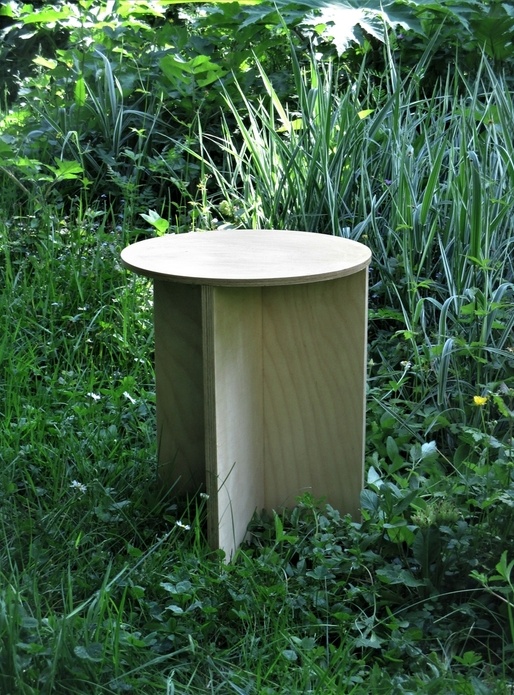 Petit tabouret pour me reposer devant mon atelier