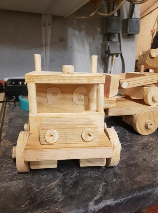 Semi remorque et tractopelle