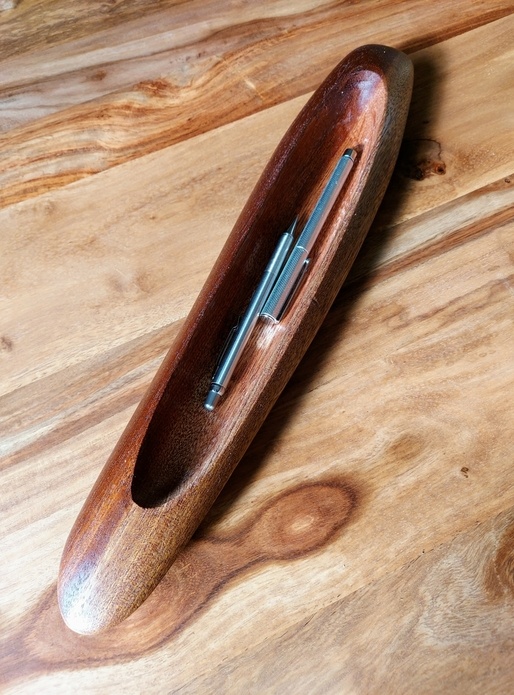 Vide poche / Brancusi light