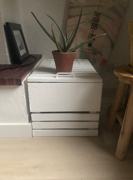 Coffre aéré avec bois de récupération