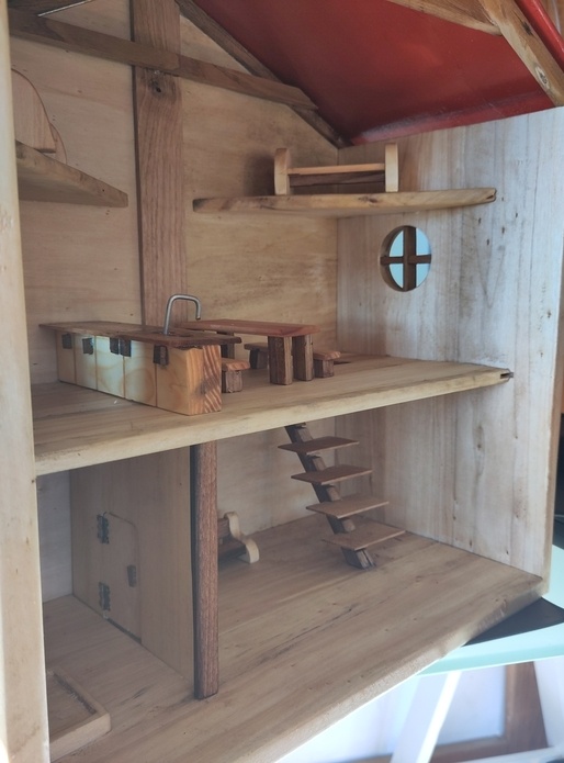 Nouvelle maison de poupée