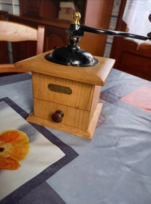 Moulin a café remis à neuf