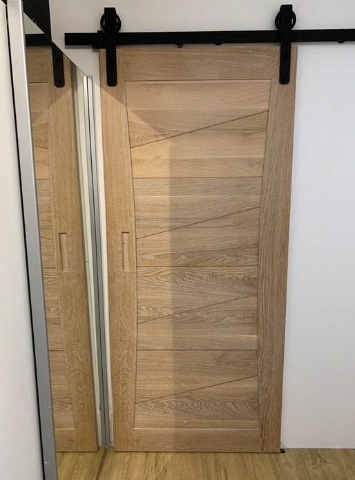 Porte coulissante en chêne