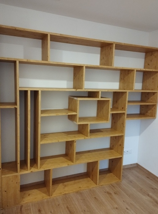 Biblitohèque "démontable" pour monter à l'étage