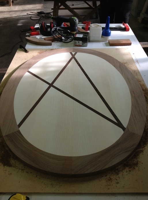 Plateau de table basse elliptique