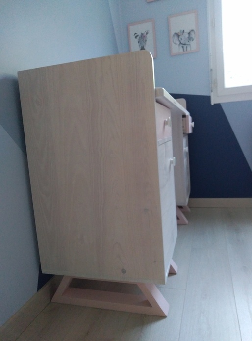 Bureau enfant + Table a langer