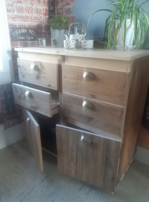 Petit meuble de rangement