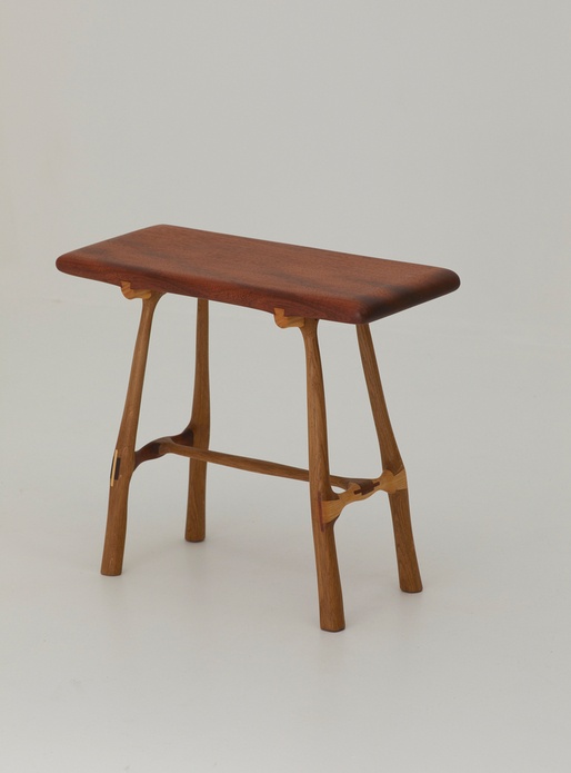 Tabouret encore , cassage des arêtes au couteau