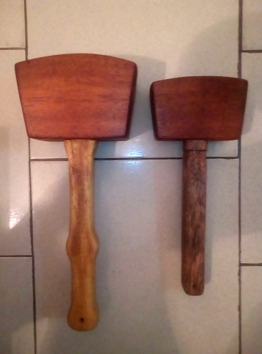 Mon maillet. Le premier de nom. Et son petit frère, le deuxième.