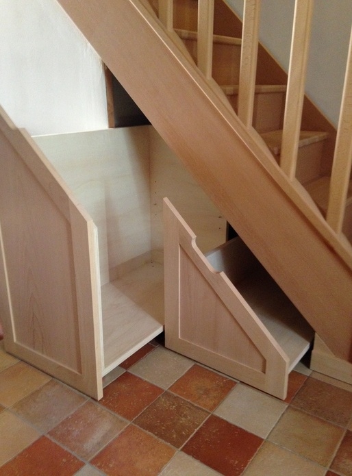 Placard sous escalier
