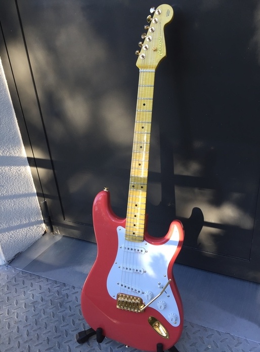 Ma deuxième Guitare: une stratocaster Hank Marvin
