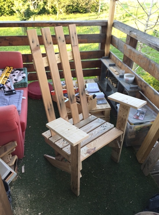 Fauteuil en palettes - Etude Enzo Mari