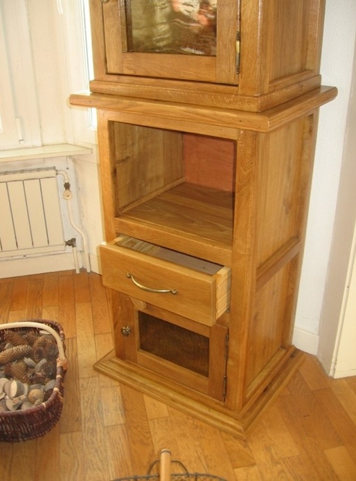 Petit homme debout en chêne