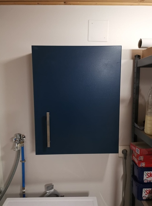 Un meuble haut pour le garage (65cm x 44cm)