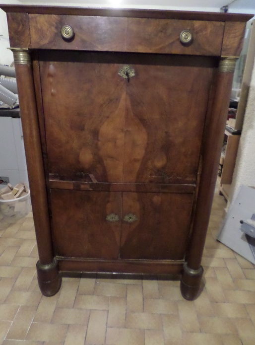 Avant restauration (placage éclaté et bois fendu un peut partout, cuire intérieure hs)