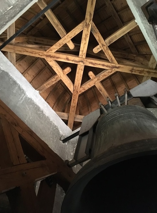 Dans le clocher de l'église de Crest