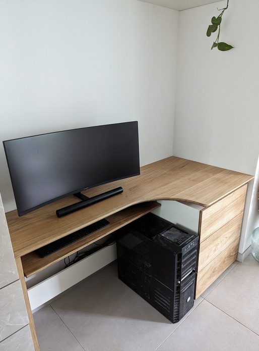 Bureau PC chêne et MDF