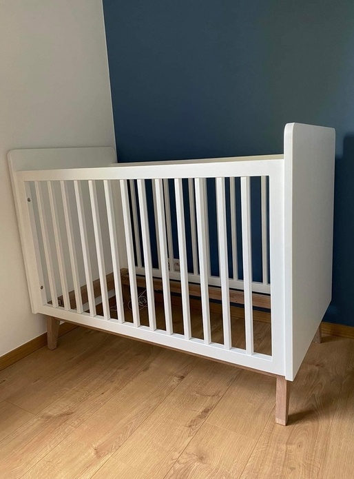 Lit bébé en MDF/sapin blanc