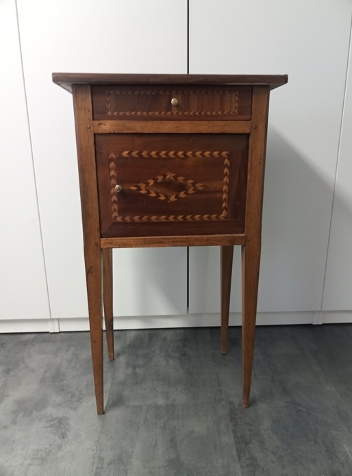 Restauration d'un petit meuble