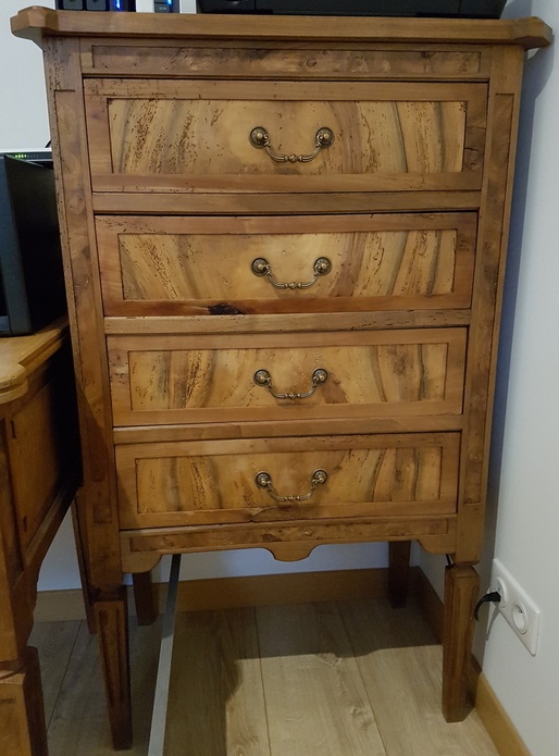 Chiffonnier Style Louis XVI réalisé en chutes et recup